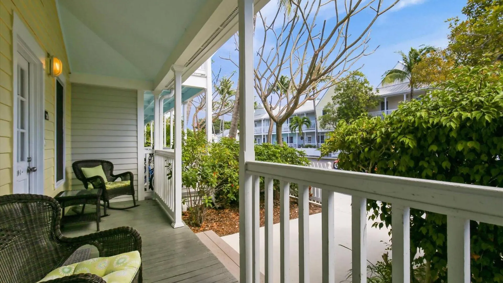 Key West Casa By Avantstay Communal Pool Bbq Patio Near Duval Street Week Long Stays Only USA